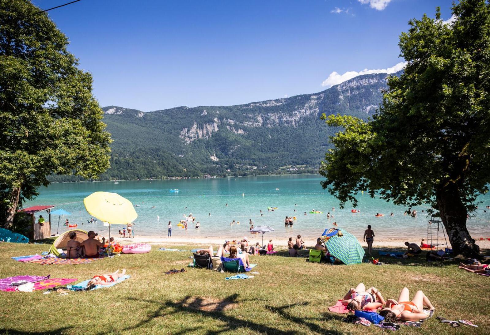 Huttopia Lac D'Aiguebelette Saint-Alban-de-Montbel Exteriör bild